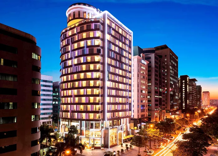 Khách sạn Novotel Suites Hà Nội