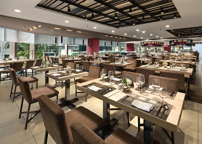 Khách sạn Novotel Suites Hà Nội